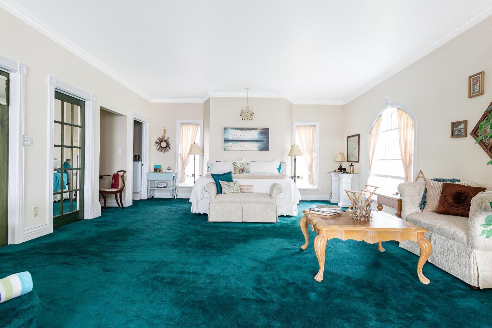 Greystone On Golden Lake Deacon Room photo