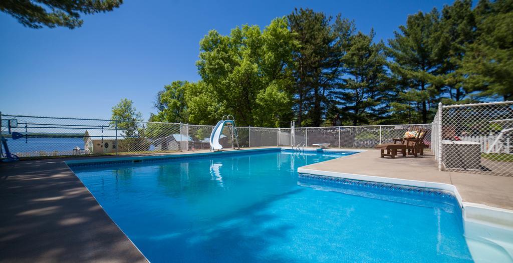 Greystone On Golden Lake Deacon Exterior photo