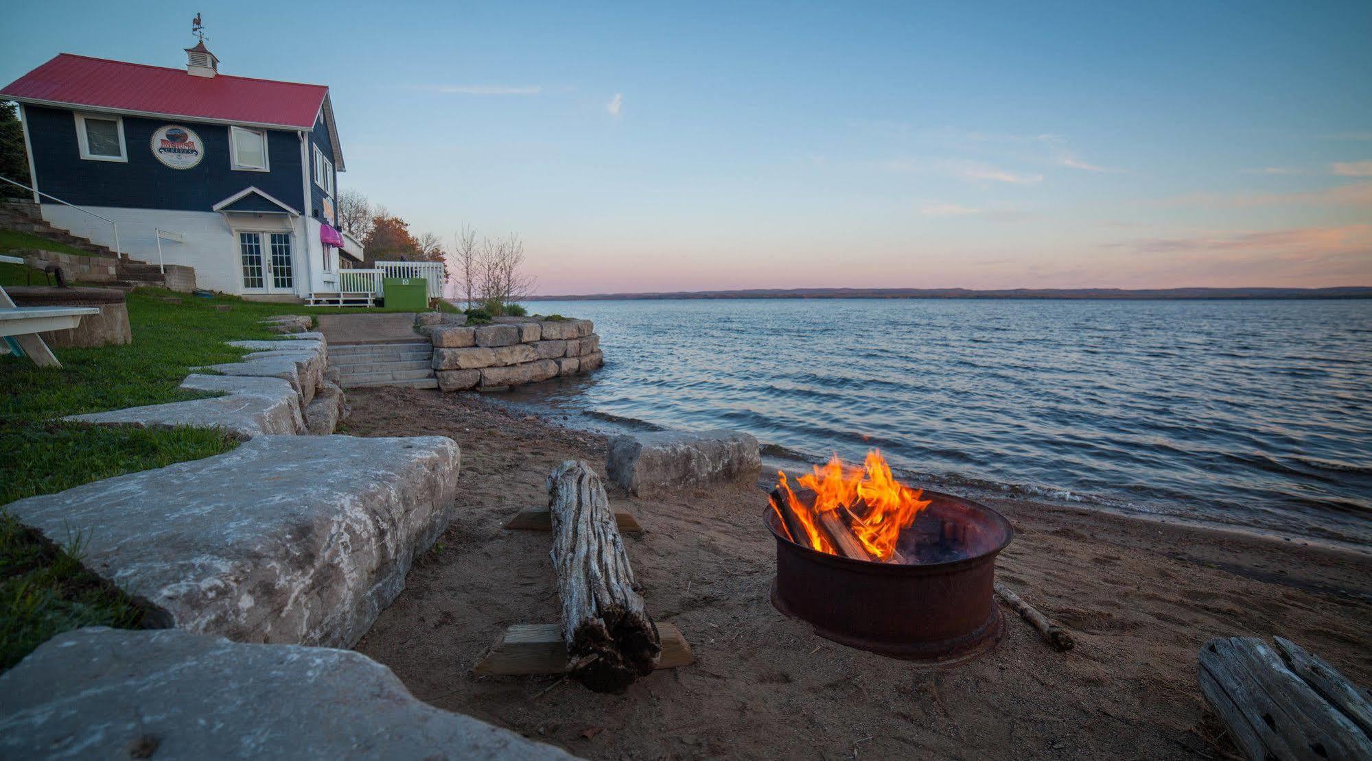 Greystone On Golden Lake Deacon Exterior photo